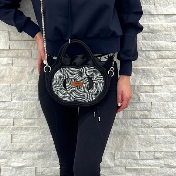 Homemade Black Shoulder Bag – Organic Materials - Picture 6 of 10